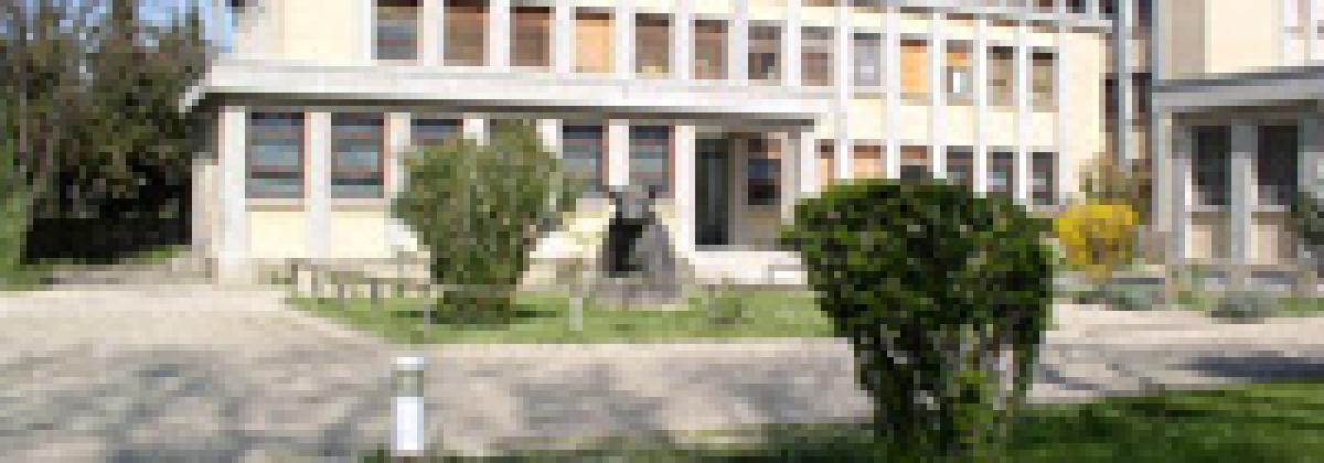 Entrée du collège Van-Gogh