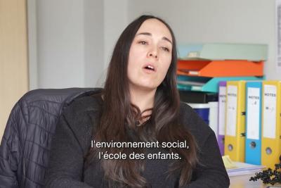 Découvrez le métier de... Johanna, assistante sociale - Lire la vidéo 3 sur 9, fenêtre modale