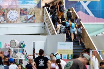 Le public au premier salon Préférence Provence - Agrandir l'image 3 sur 29, fenêtre modale