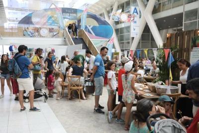 Le public au premier salon Préférence Provence - Agrandir l'image 17 sur 29, fenêtre modale
