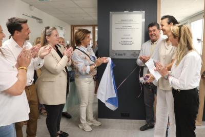 Martine Vassal et Jean-Marc Perrin dévoilent la plaque lors de l'inauguration de la maison du Bel Âge - Agrandir l'image 3 sur 7, fenêtre modale
