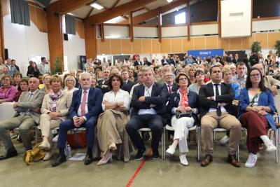 Les élus présents lors de la première séquence du mi-mandat aux cantons de Pélissanne - Etang de Berre - Agrandir l'image 2 sur 7, fenêtre modale