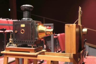appareil de projection noir et laiton - Agrandir l'image 1 sur 6, fenêtre modale