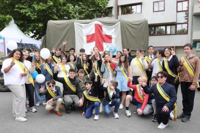 Photo de groupe à la fête de la Libération à Aubagne - Agrandir l'image 10 sur 11, fenêtre modale