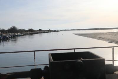 l'étang avec des bateaux amarrer sur la rive - Agrandir l'image 6 sur 7, fenêtre modale
