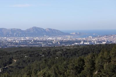 Le col Sainte-Anne offre une vue époustouflante sur Marseille et la Méditerrannée. - Agrandir l'image 1 sur 5, fenêtre modale