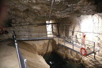 echaffaudage permettant l'accès à la cavité - Agrandir l'image 5 sur 6, fenêtre modale