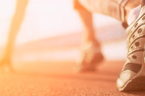 VISUEL RUBRIQUE SPORT représentant un coureur sur une piste d'athétisme